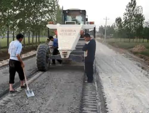 WR2100 cold recycler lime soil mixing